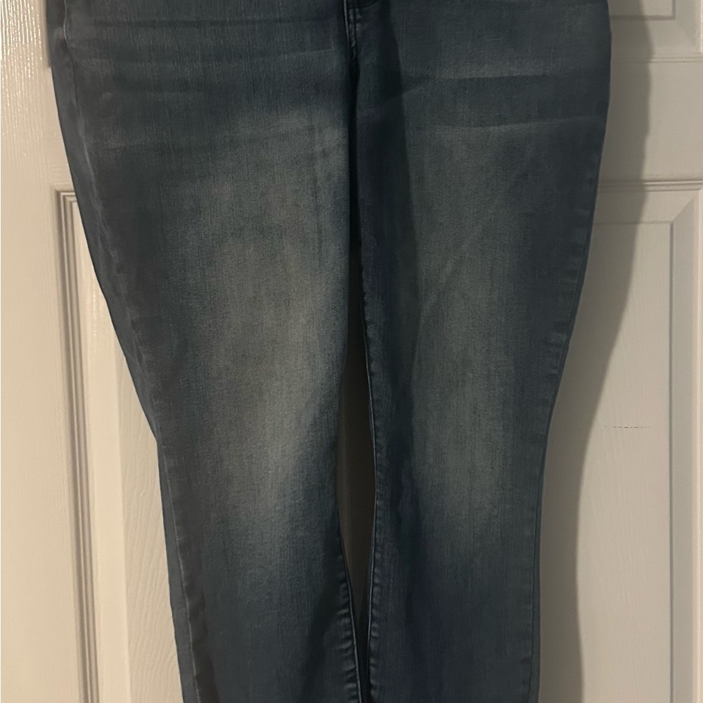 Judy Blue High Rise Medium Blue Jeans